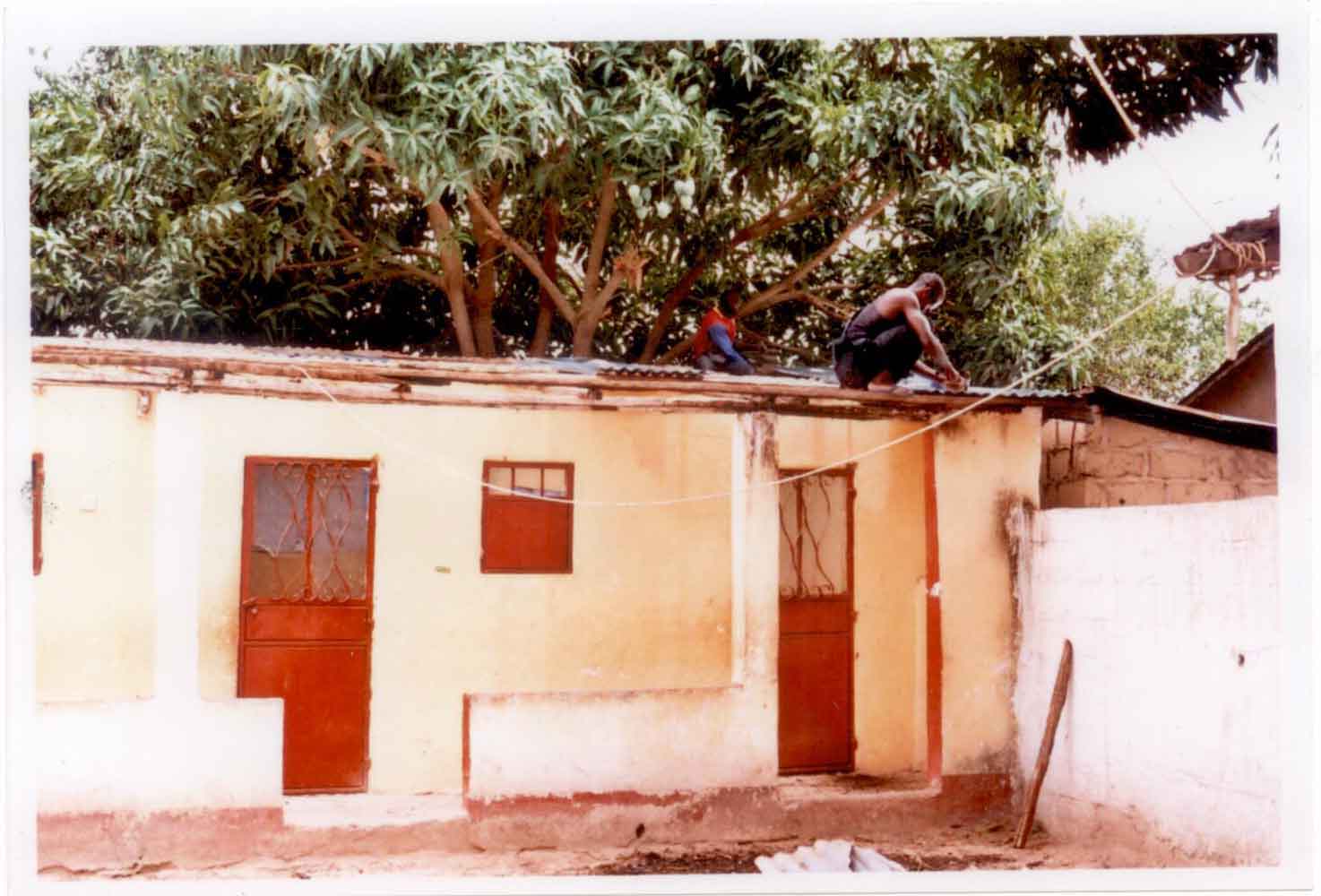 Foto van de reparatie van het dak